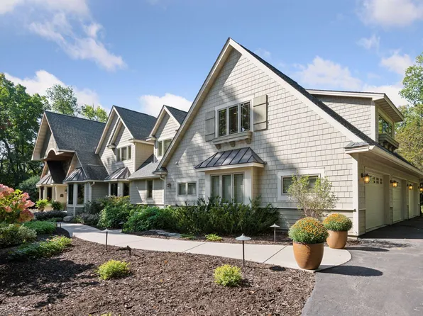 4694 Baycliffe Dr, Excelsior, MN 55331