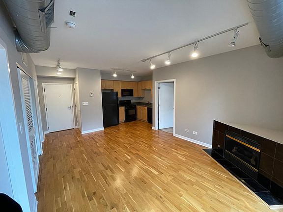 4th image of 4537 S Drexel Blvd APT 207