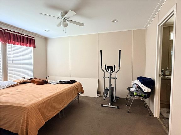 4th image of 13700 Burnett Rd