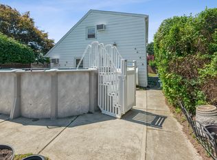 854 Fairfield Ave, Westbury, NY 11590