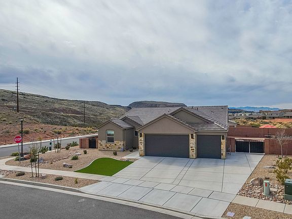 2nd image of 399 N Sage Grouse Dr