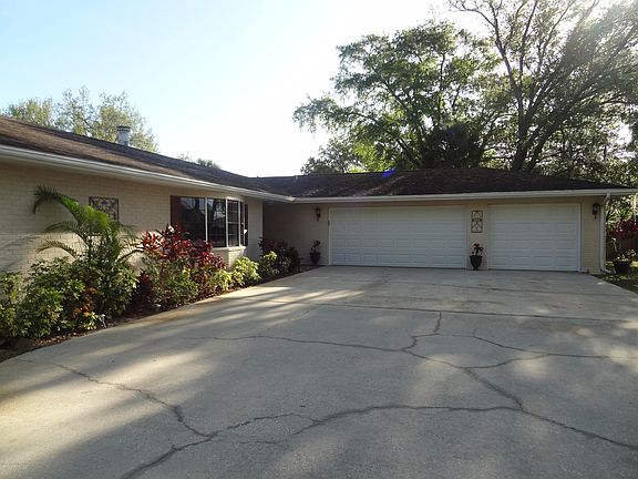3rd image of 6285 Sleepy Hollow Dr