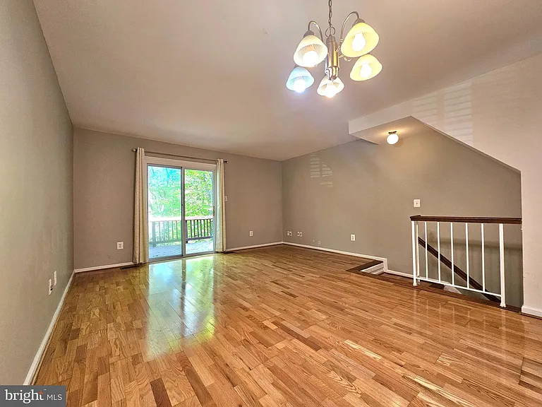 7664 Northern Oaks Ct — Photo 9