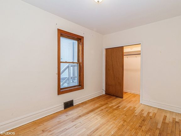 5th image of 3447 N Neenah Ave