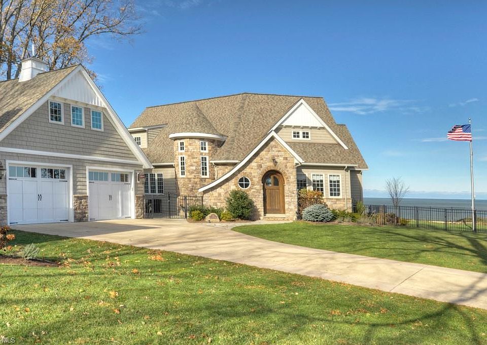 1st image of 358 Lake Park Dr