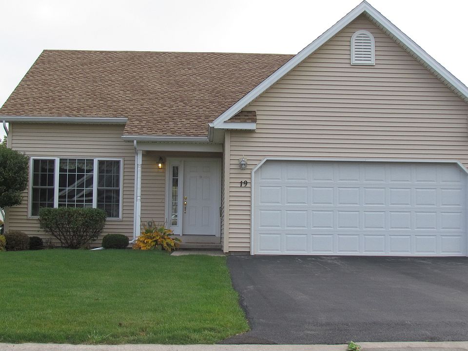 1st image of 19 McCormick Ln