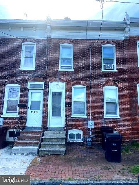 2nd image of 208 Lower Oak St