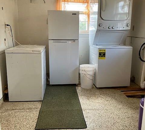 3rd image of 209 Bryan St