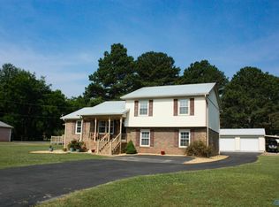 385 Knotty Walls Rd, Owens Cross Roads, AL 35763