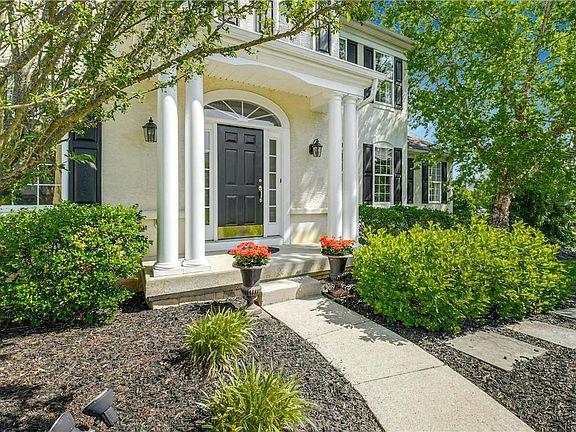 3rd image of 2548 Chardonnay Dr