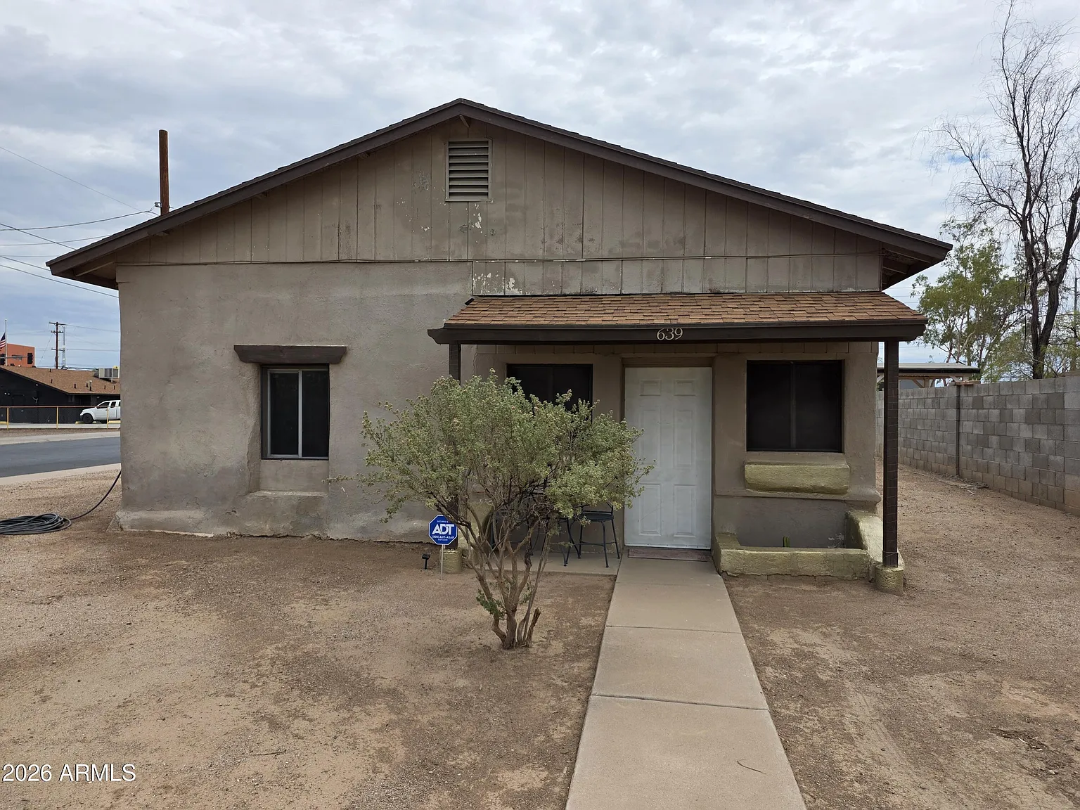 2 bed, 1.0 bath, 1057 sqft, $1,100 — Photo 2