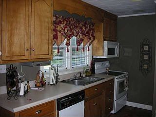3rd image of 118 Philip St