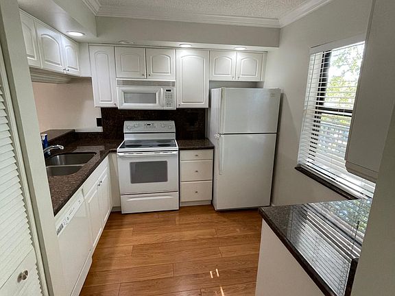 5th image of 10551 W Broward Blvd APT 303