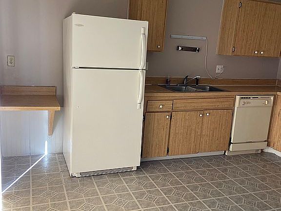 4th image of 8906 Thousand Oaks Ct