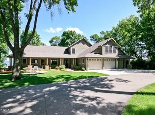 363 Lake Ave S, Spicer, MN 56288