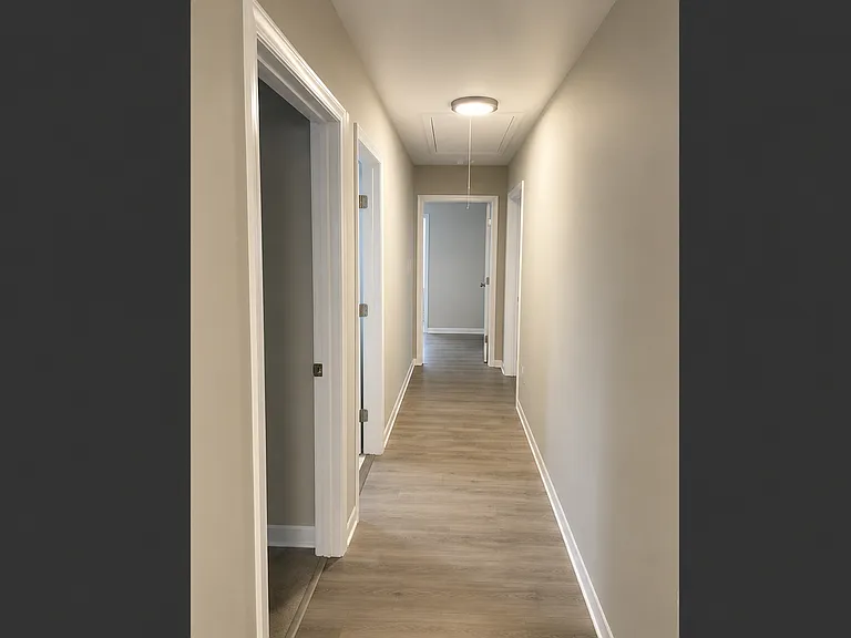 520 Nelson St — Photo 5