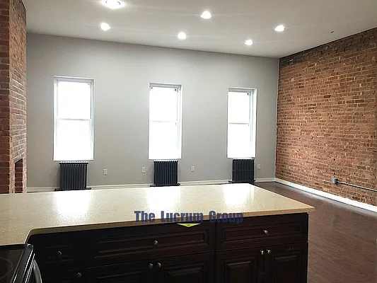 Rented by Lucrum Group | media 13