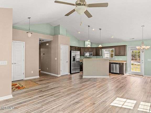 4th image of 210 Tylers Cove Way
