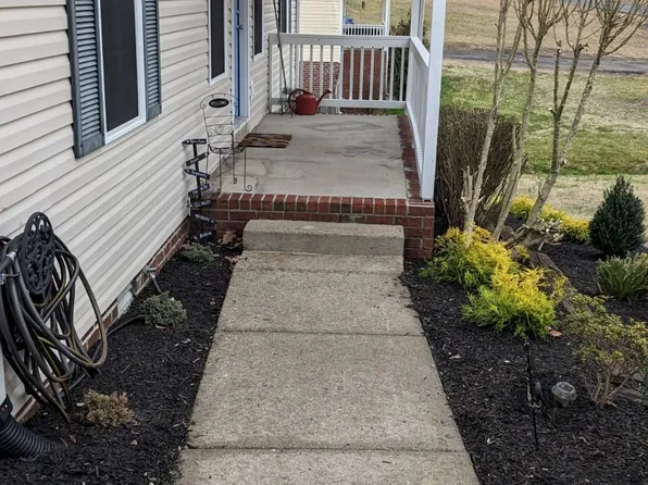 518 Leeza Loop, Dickson, TN 37055