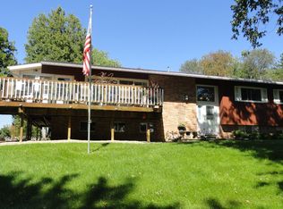 826 W 1st St, Monticello, IA 52310