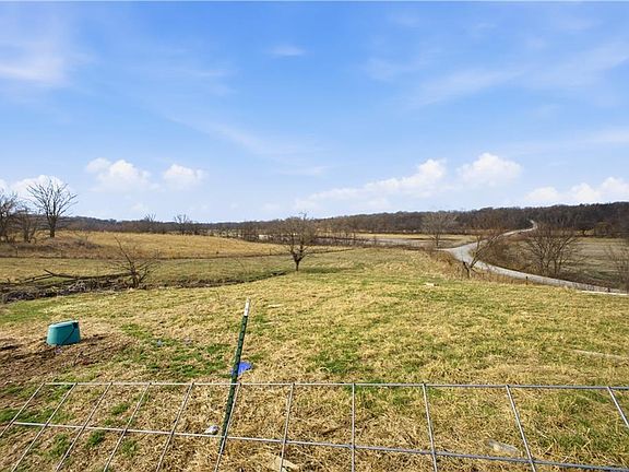 5th image of 33646 W Laser Rd