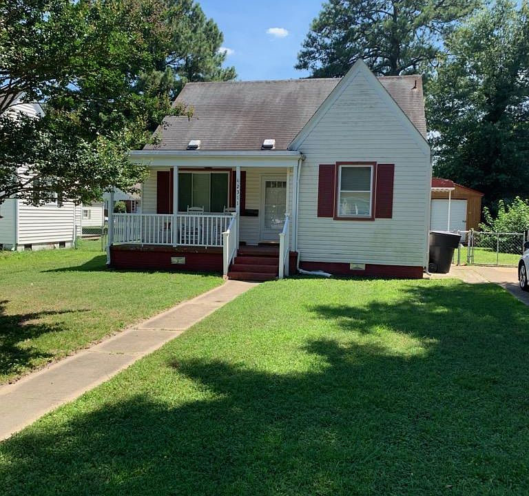 1st image of 2311 Leckie St