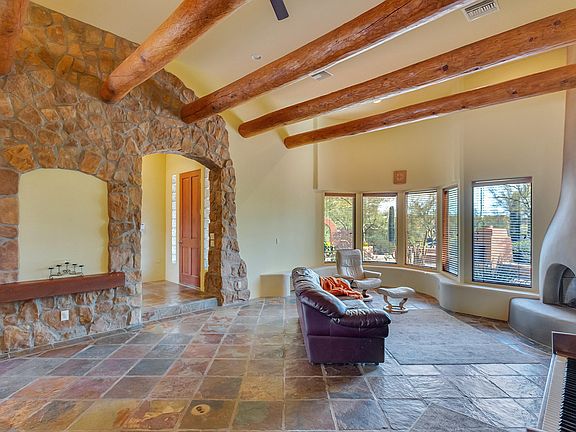 3rd image of 126 W Desert Hills Dr