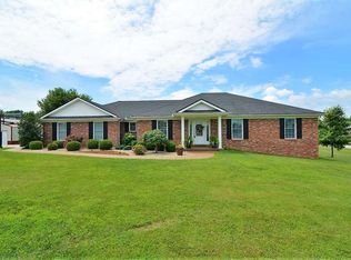 5465 Fox Chase Ct, Boonville, IN 47601
