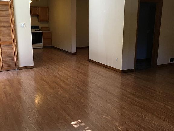 4th image of 54 Beechwood Ave
