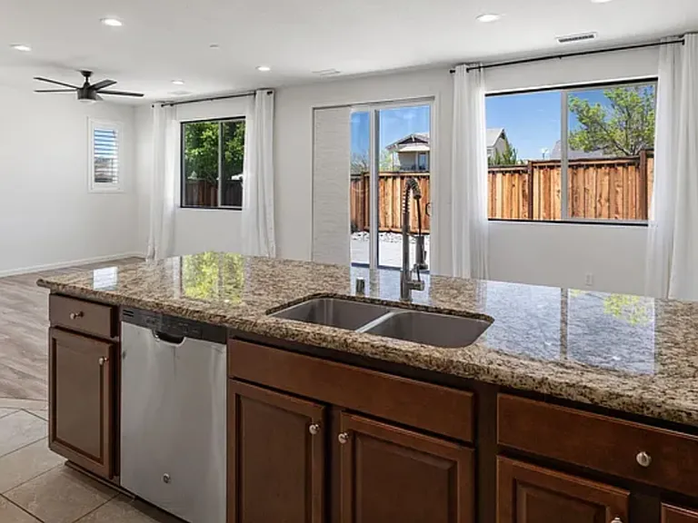 2710 Alessandro Dr — Photo 11