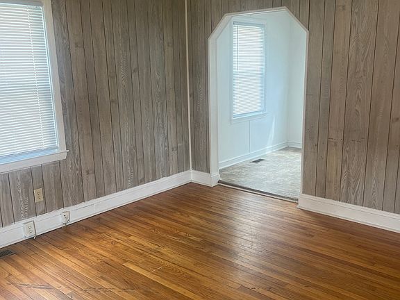 2nd image of 74 Hamilton St
