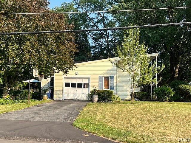 1st image of 26 Richlee Dr