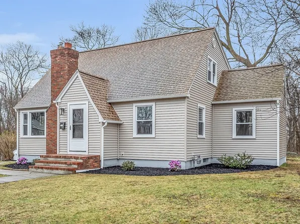 16 Tamar Ave, Worcester, MA 01604