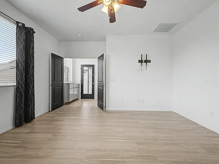 12431 W State Ave — Photo 22