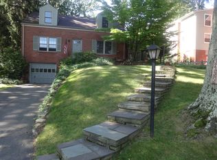 3435 Thornwood Dr, Bethel Park, PA 15102