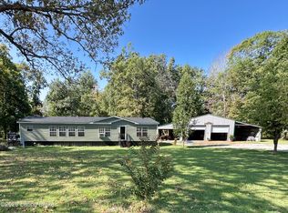 35 Oakland Dr, Leitchfield, KY 42754