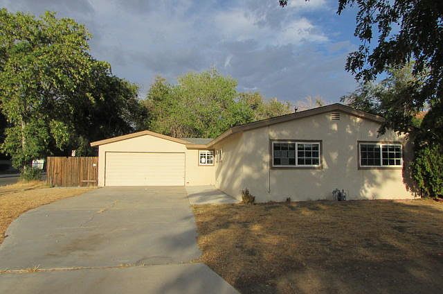 1st image of 45468 Thornwood Ave