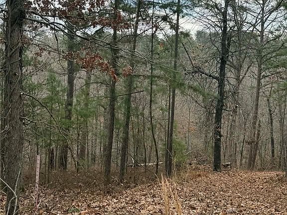 4th image of 31-32 33 Bridge View Cir