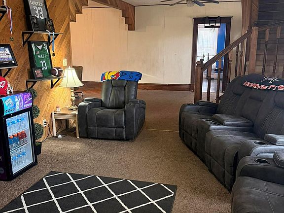 3rd image of 710 N Exchange St