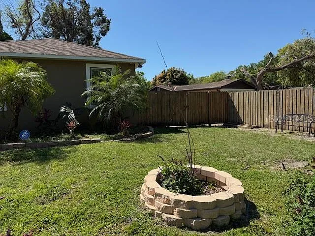6609 Myrna Dr — Photo 2