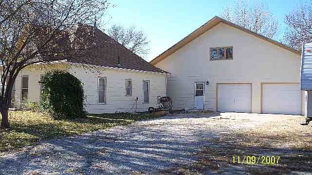 1st image of 704 N CEDAR