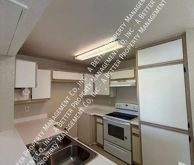 15000 Downey Ave #112 — Photo 8