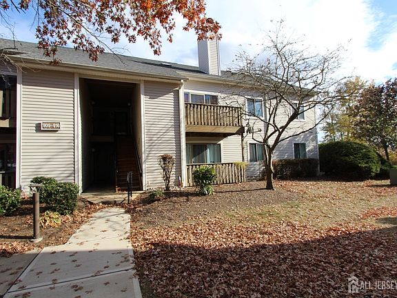 2nd image of 912 Aspen Dr