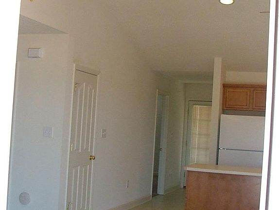 2nd image of 105 Cluster Cir