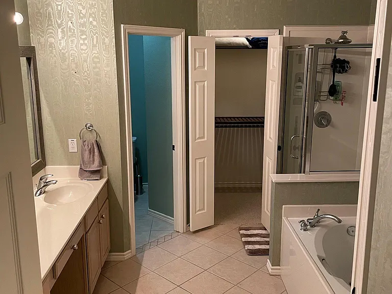 7433 Lake Micala Dr — Photo 36