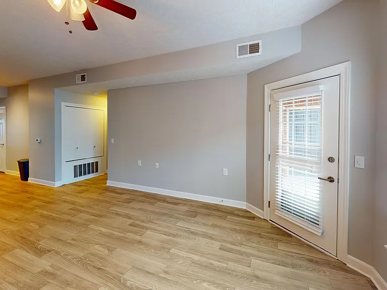 Aspenwood Apartments — Photo 17
