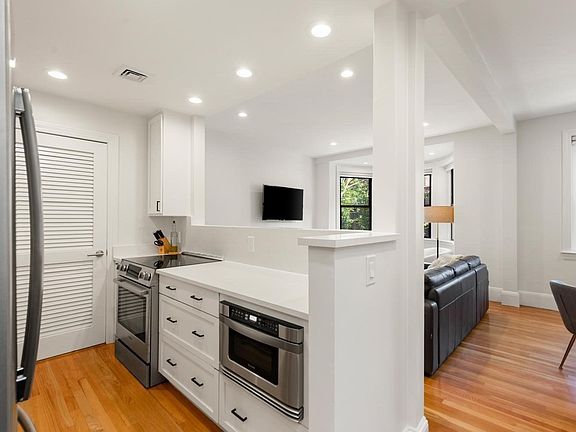 5th image of 45 Saint Botolph St #Penthouse 204