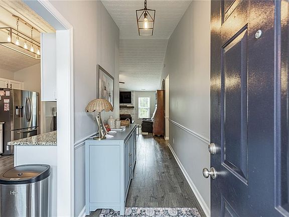 4th image of 8860 Creekstone Pl