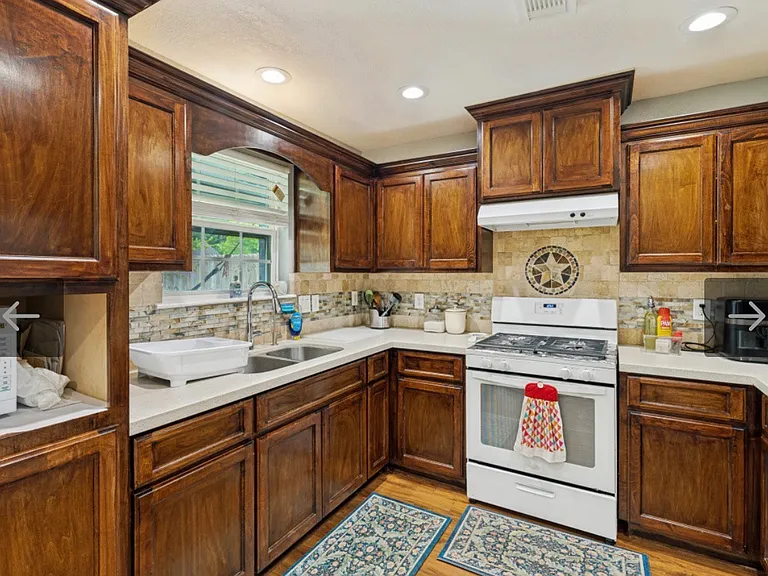 12210 Pompton Dr — Photo 7