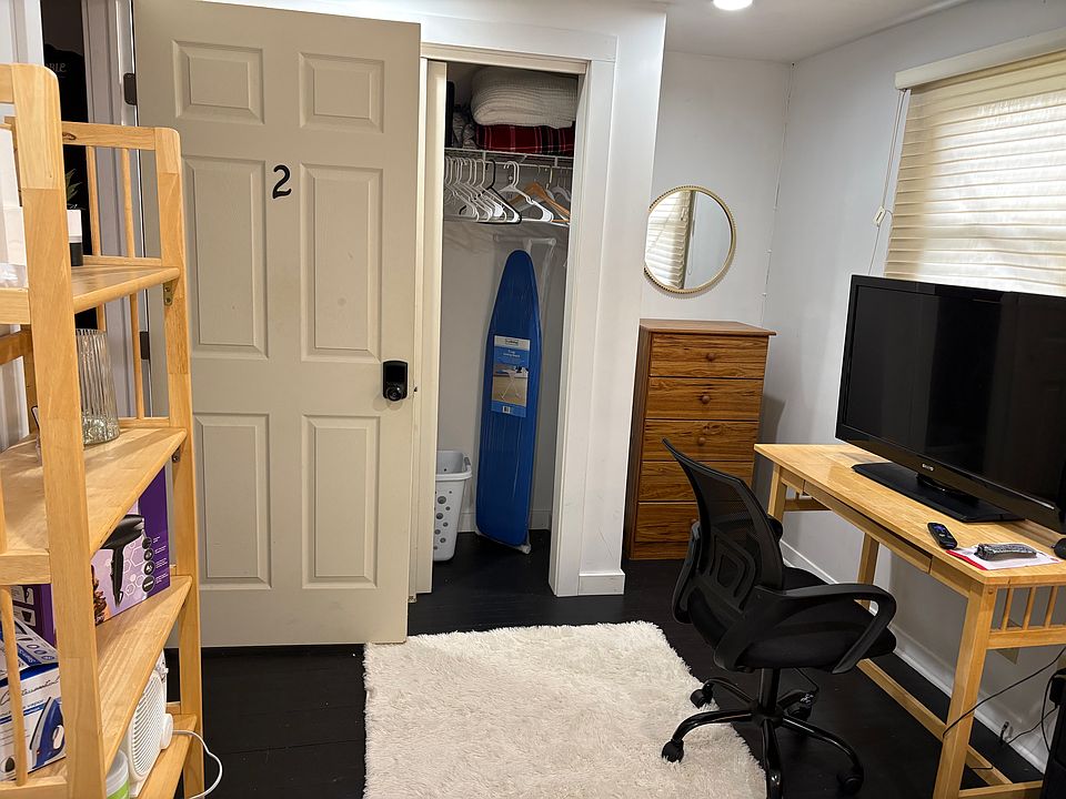 1st image of 105 Robert Dr Floor 1